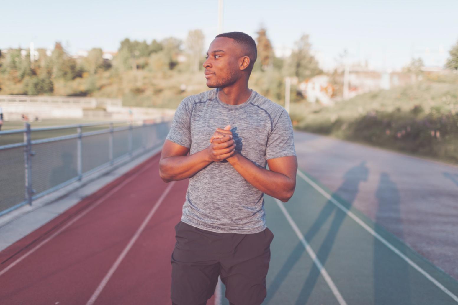 Equipo de soporte educativo trabajando en consultas de estudiantes